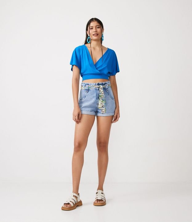Blusa Corta Lisa en Viscose con Escote en V Transpasado 2