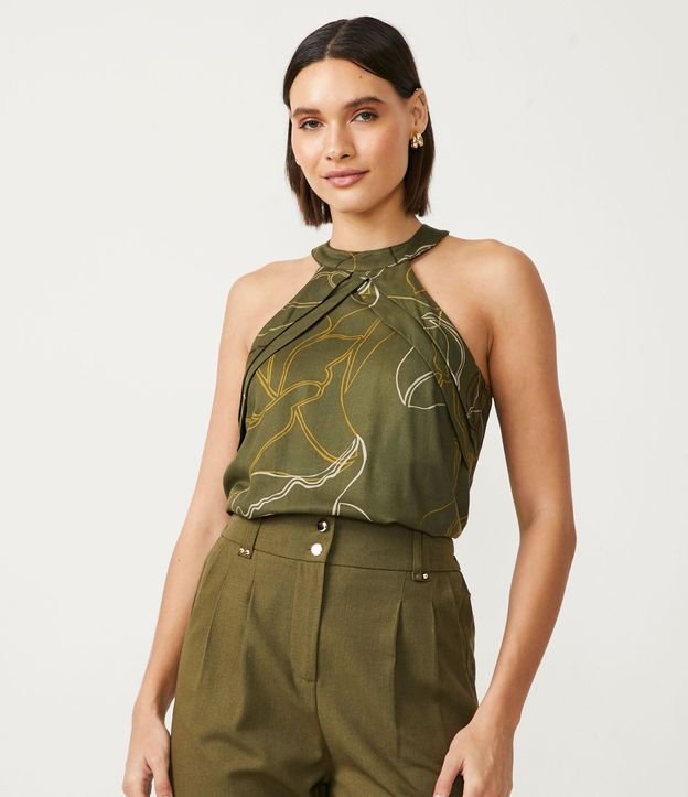 Blusa en Viscosa con Cuello Halter y Estampado Floral