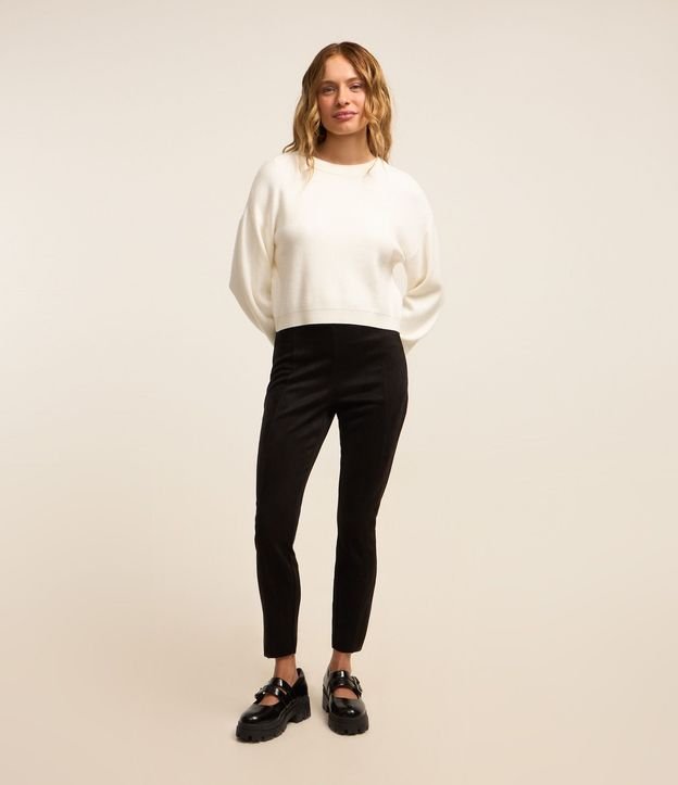 Pantalón Legging en Material Sintético con Recortes Verticales