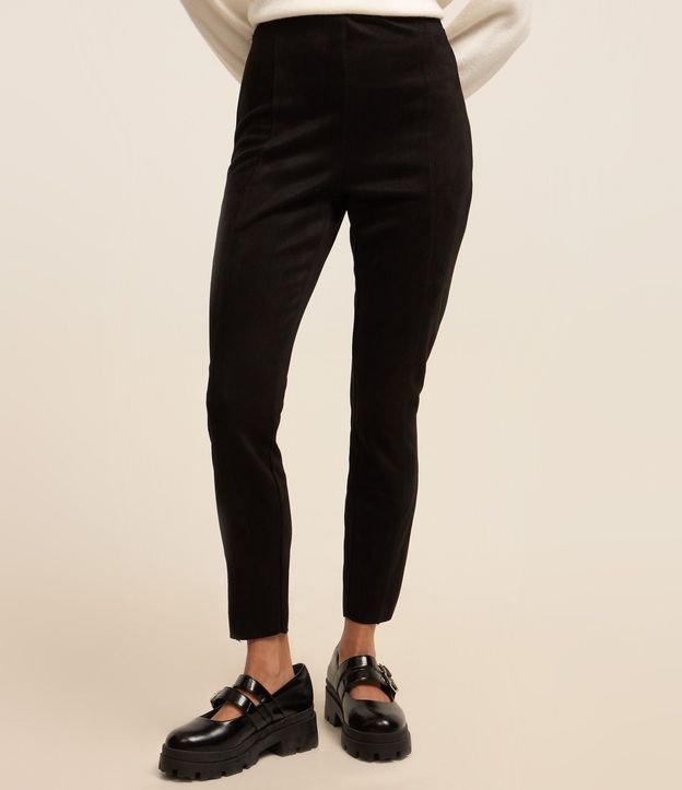 Pantalón Legging en Material Sintético con Recortes Verticales 5