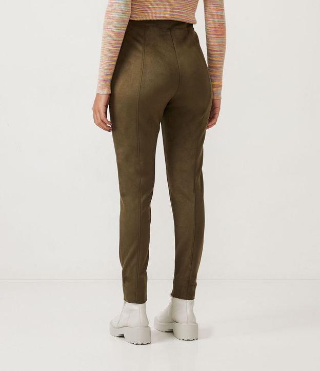 Pantalón Legging en Material Sintético con Recortes Verticales 3