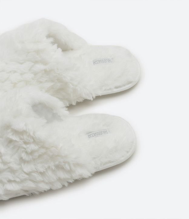 Pantufla Cerrada con Pelinhos en Escamas 3