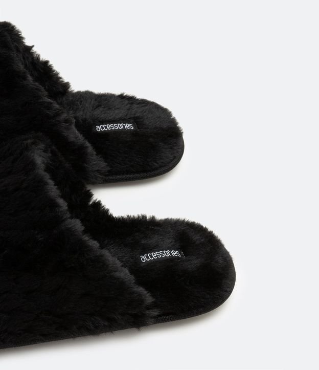 Pantufla Cerrada con Pelinhos en Escamas 2
