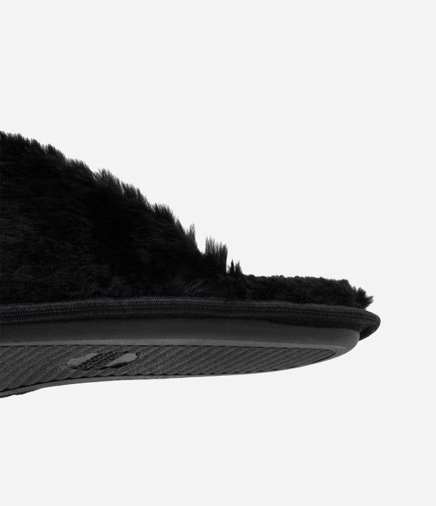 Pantufla Cerrada con Pelinhos en Escamas 4