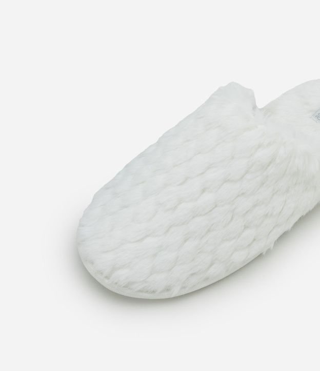 Pantufla Cerrada con Pelinhos en Escamas 4
