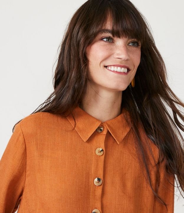 Vestido Chemise Alargado en Viscolino con Botones Contrastantes 3