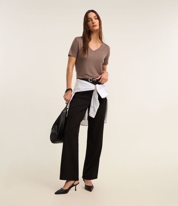 Blusa Básica en Viscosa con Escote V 2