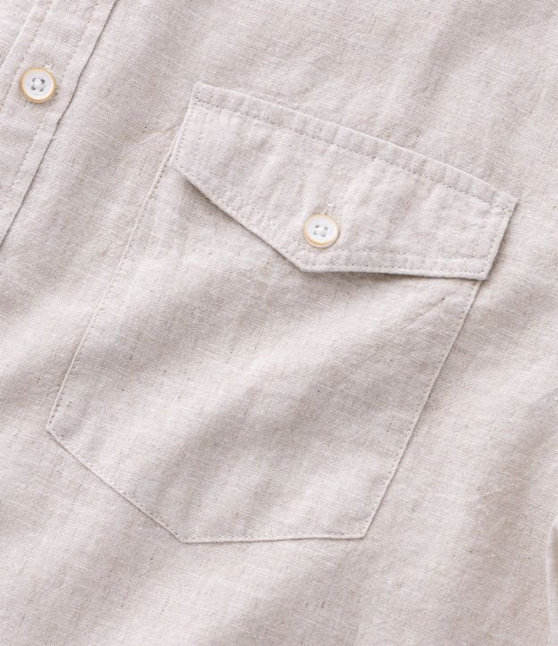 Camisa Comfort en Lino con Bolsillo y Dobra en la Manga 8