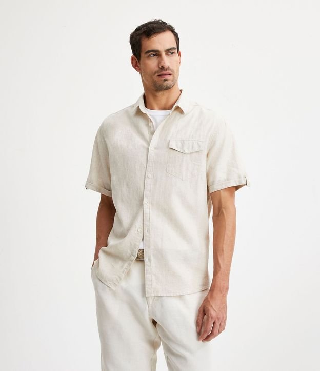 Camisa Comfort en Lino con Bolsillo y Dobra en la Manga
