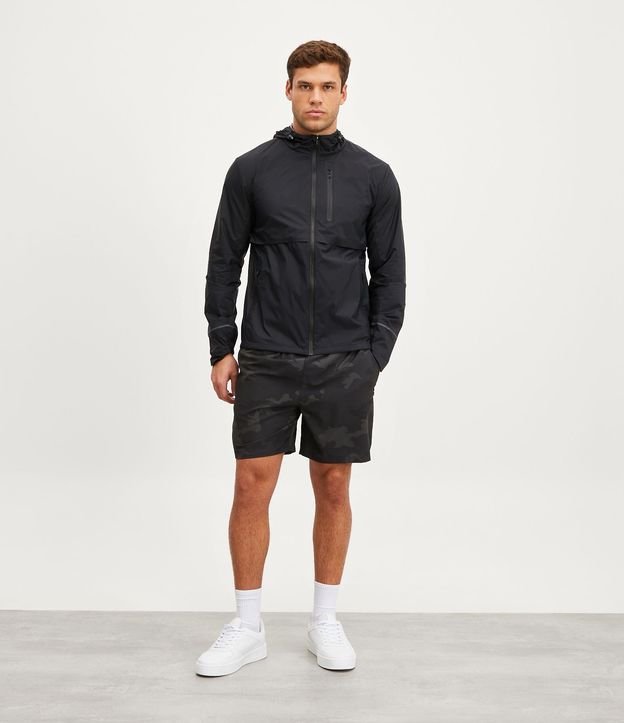 Bermuda Deportiva con Estampa Camuflada y Bolsillo con Cierre