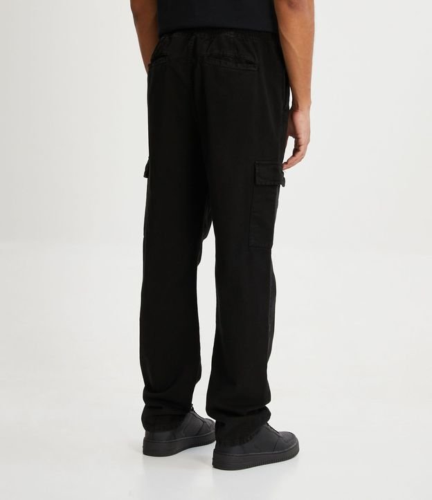 Pantalón Cargo en Sarga con Cintura Elástica y Bolsillos Laterales 4