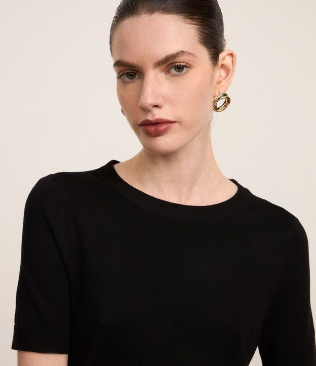 Blusa Básica de Punto con Cuello Redondo 4