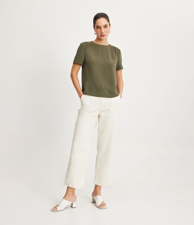 Blusa Básica con Detalle de Pliegues en los Hombros 2