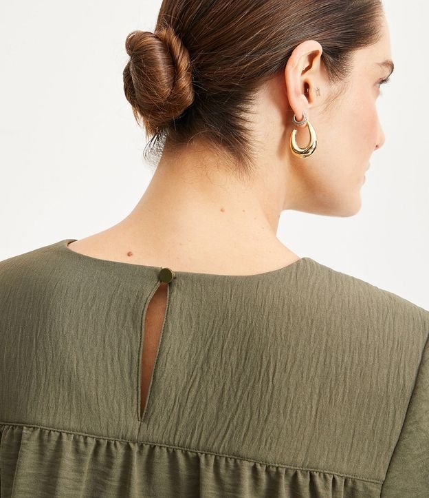 Blusa Básica con Detalle de Pliegues en los Hombros 4