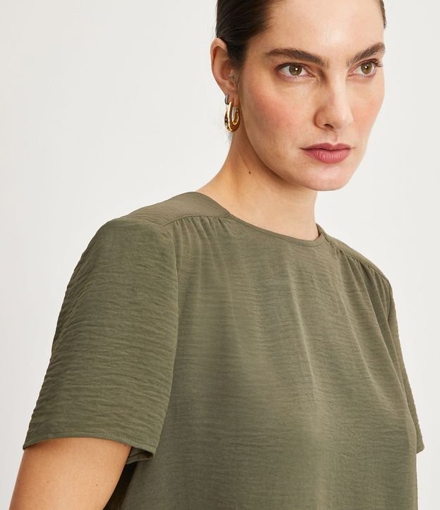Blusa Básica con Detalle de Pliegues en los Hombros 5