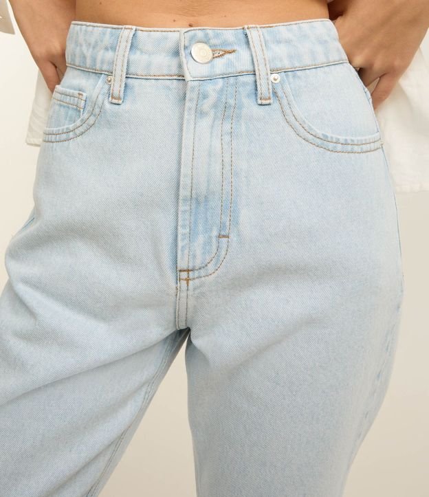 Pantalón Mom en Jeans Delavé con Bolsillos 4