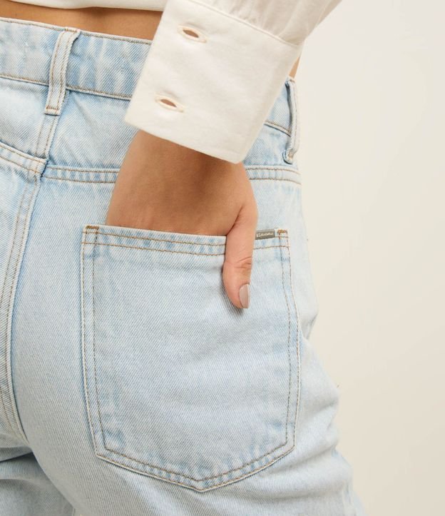 Pantalón Mom en Jeans Delavé con Bolsillos 5