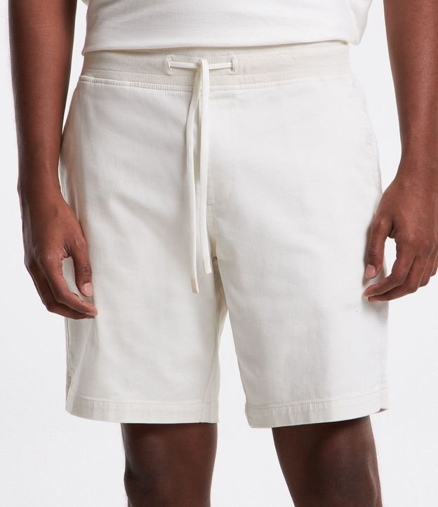 Bermuda en Sarga con Cintura Elástica y Bolsillos 3
