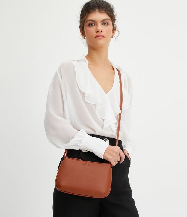 Bolso Transversal Baguette Texturizada