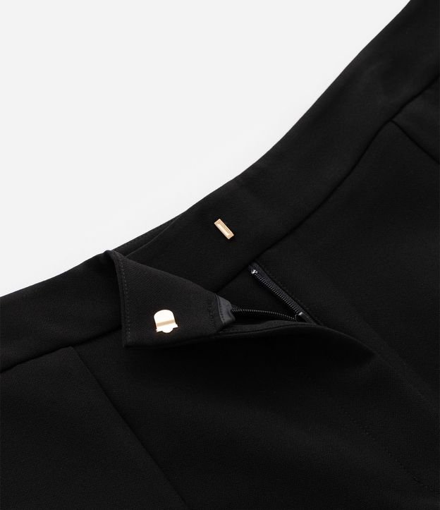 Bermuda en Crepé con Botones en los Bolsillos Curve & Plus Size 7