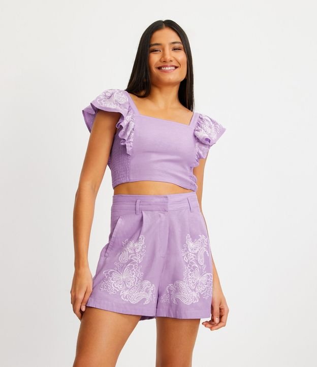 Blusa Cropped en Lino con Volados Bordados de Mariposas 2