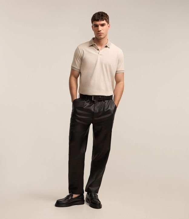 Polo Slim en Algodón con Botones y Detalles Contrastantes 2