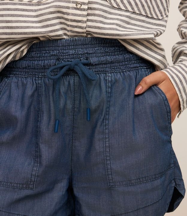 Short Runner en Jeans con Elástico Largo en la Cintura