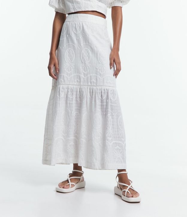 Pollera New Midi en Laise con Bordados de Piña y Volado en el Bajo 2