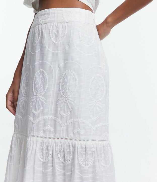 Pollera New Midi en Laise con Bordados de Piña y Volado en el Bajo 5