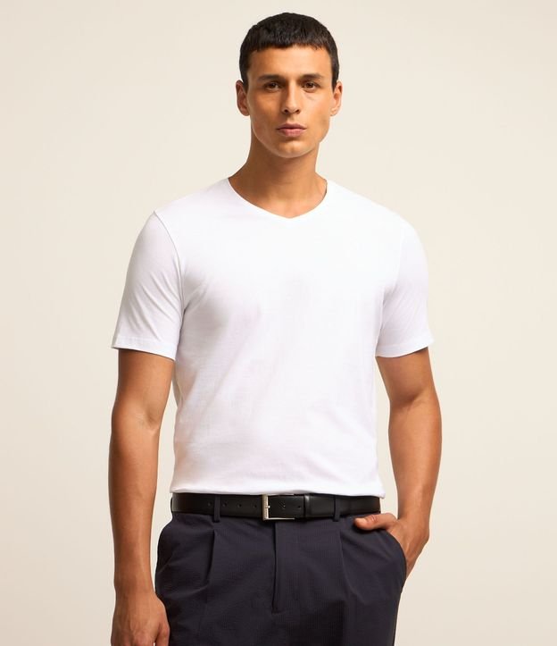 Remera Slim en Algodón Peruano con Cuello V 2
