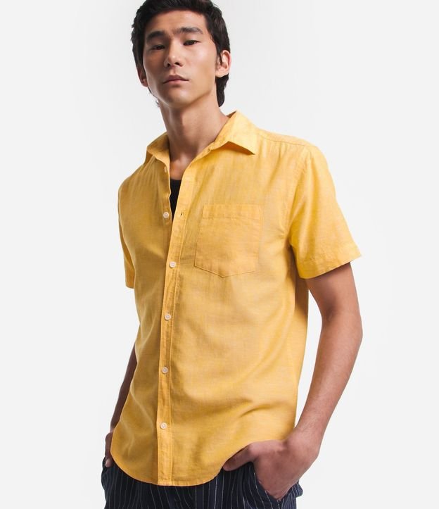 Camisa Comfort Básica en Lino con Bolsillo Delantero 4