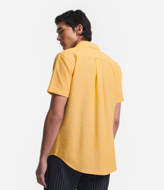 Camisa Comfort Básica en Lino con Bolsillo Delantero 5