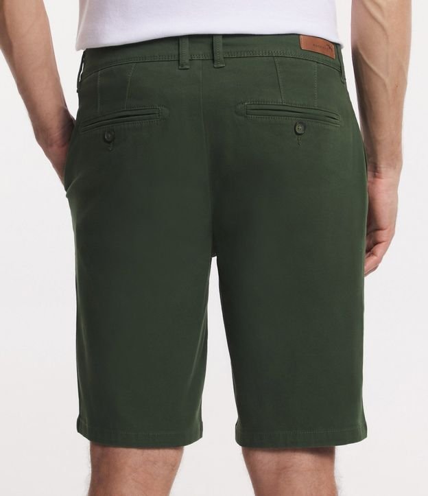 Bermuda Slim en Sarga con Elastano 4