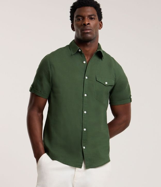 Camisa Comfort en Lino con Bolsillo y Dobra en la Manga