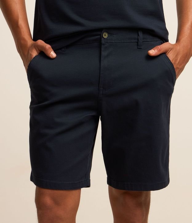 Bermuda Slim en Sarga con Elastano 4