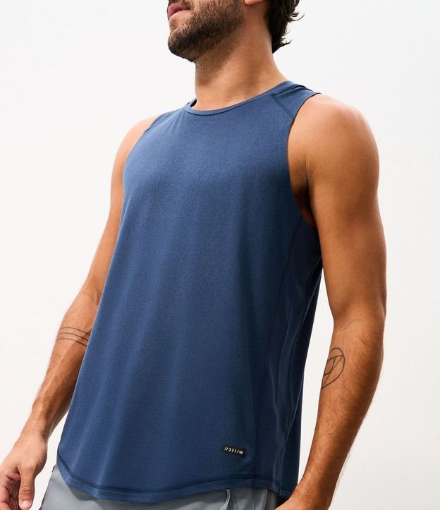 Musculosa Regular Deportiva con Etiqueta en el Bajo y Detalle Contrastante 3