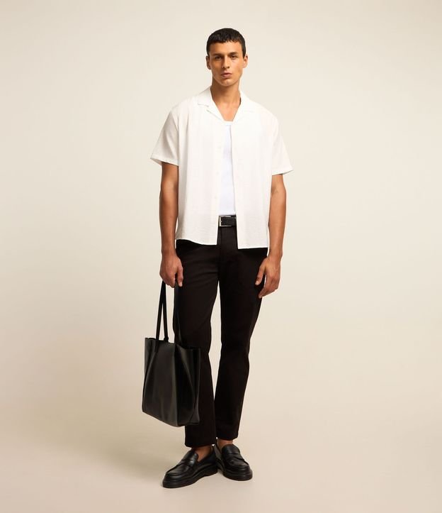 Camisa Slim en Viscosa con Textura Diferenciada y Cuello Inglés 2