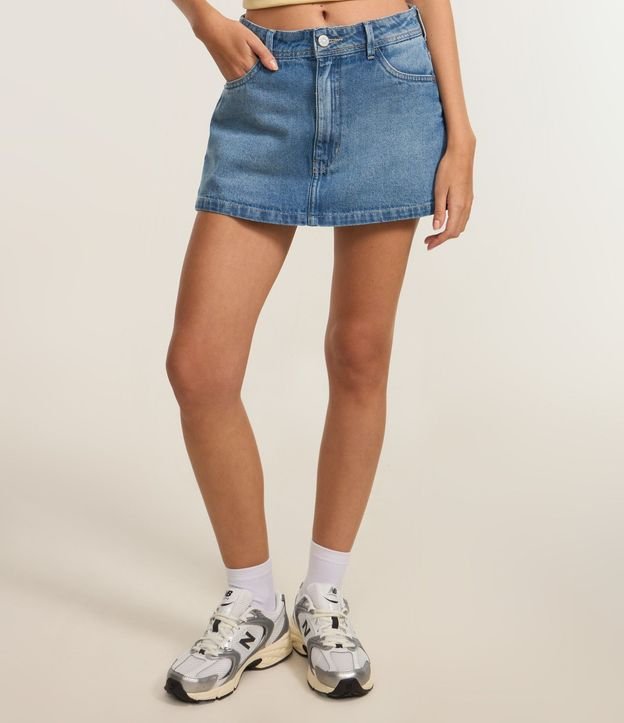 Short Pollera en Jeans Tiro Alto con Bolsillos Deshilachados 3
