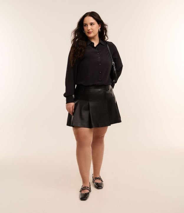 Camisa Básica en Crepé con Botones Curve & Plus Size 4