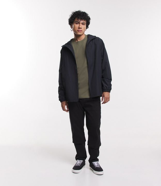Campera Rompevientos con Capucha y Bolsillo con Cierre 2