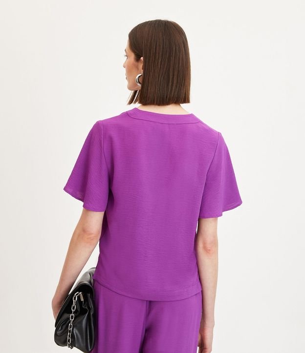 Blusa Manga Corta Texturizada con Costura Aparente en el Cuello V 3