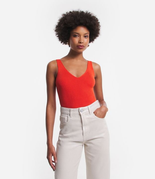 Blusa Musculosa en Punto Acanalado con Escote V 3