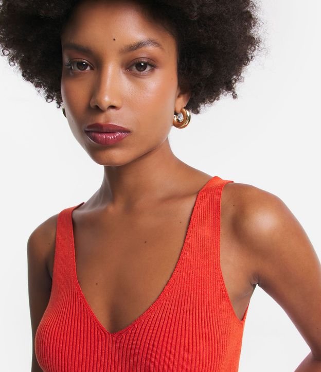 Blusa Musculosa en Punto Acanalado con Escote V 4