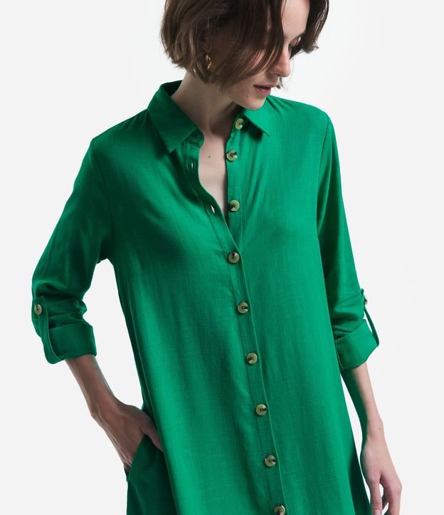 Vestido Chemise Alargado en Viscolino con Botones Contrastantes 4