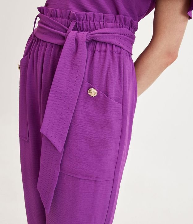 Pantalón Pantacourt Texturizado con Cinturón de Tela Pespuntado 4