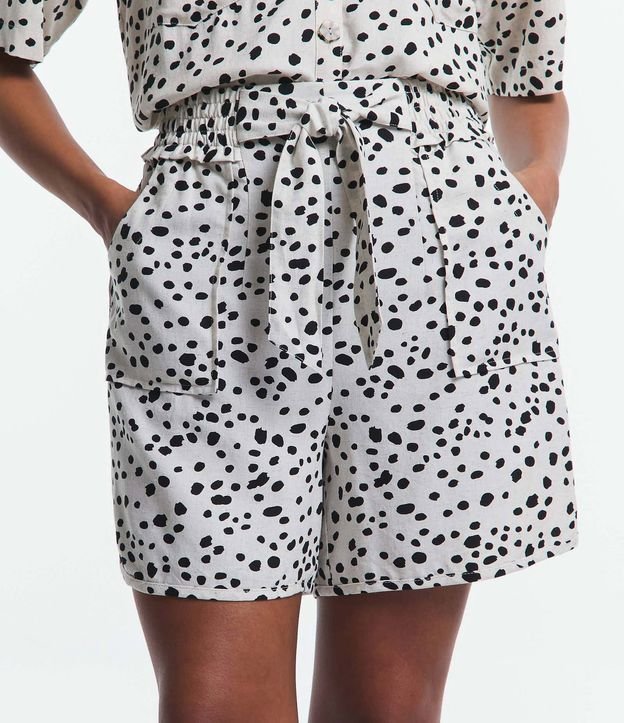 Short Runner Cintura Média en Viscolino con Estampa de Lunares 2