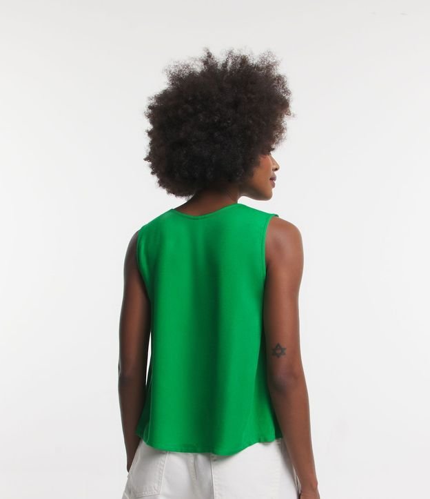 Blusa Musculosa en Crepé con Escote Redondo 3