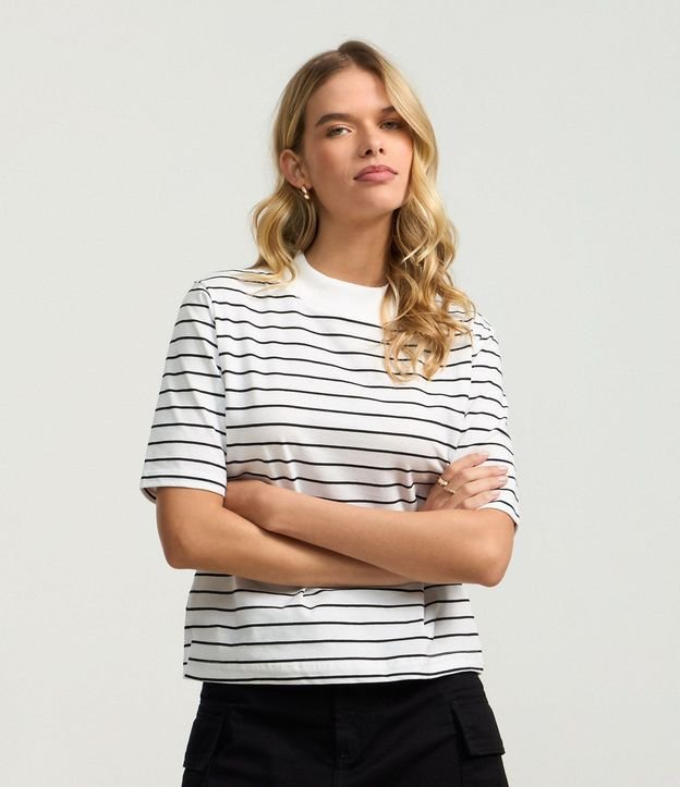 Blusa Básica con Cuello Alto y Estampa de Rayas 7