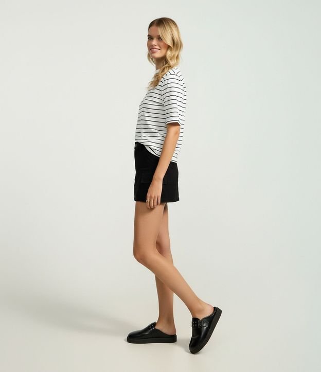 Blusa Básica con Cuello Alto y Estampa de Rayas 8