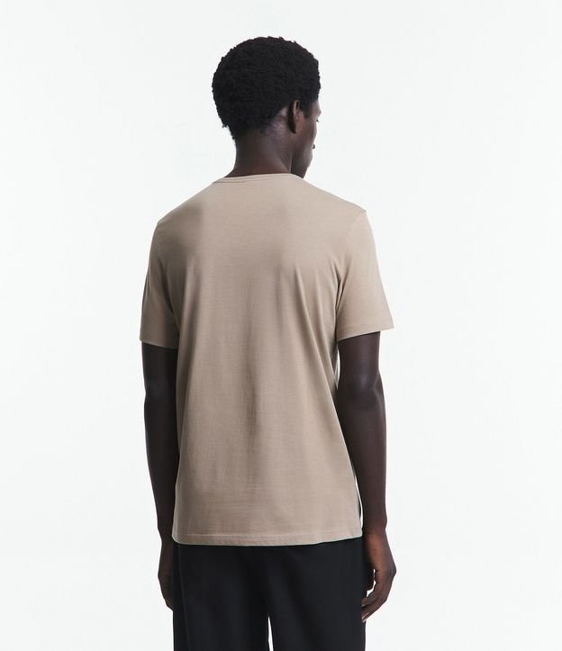 Remera Slim Básica en Algodón Peruano con Cuello Redondo 4
